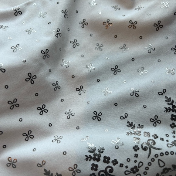 Glyder Sports Bra Cropped Shirt. Metallic silver pattern. Shelf bra. Like new. S - Picture 13 of 13